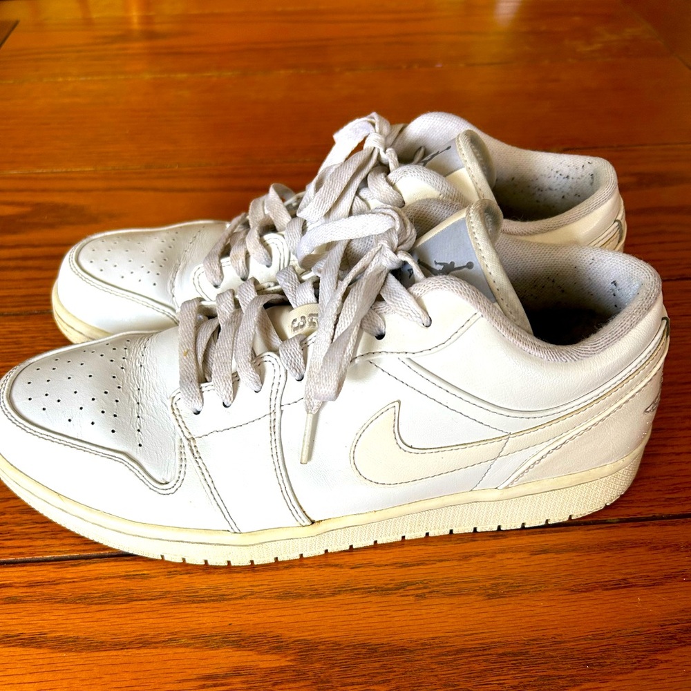 Air Jordan
Nike Men's White Sneakers